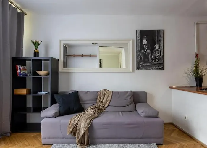 شقة Close-urban Chic - One Bedroom - - Zelazna *