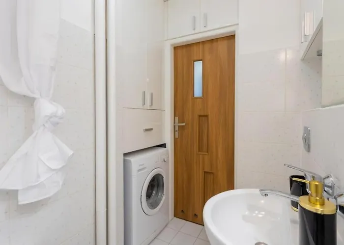 Close-urban Chic - One Bedroom - - Zelazna